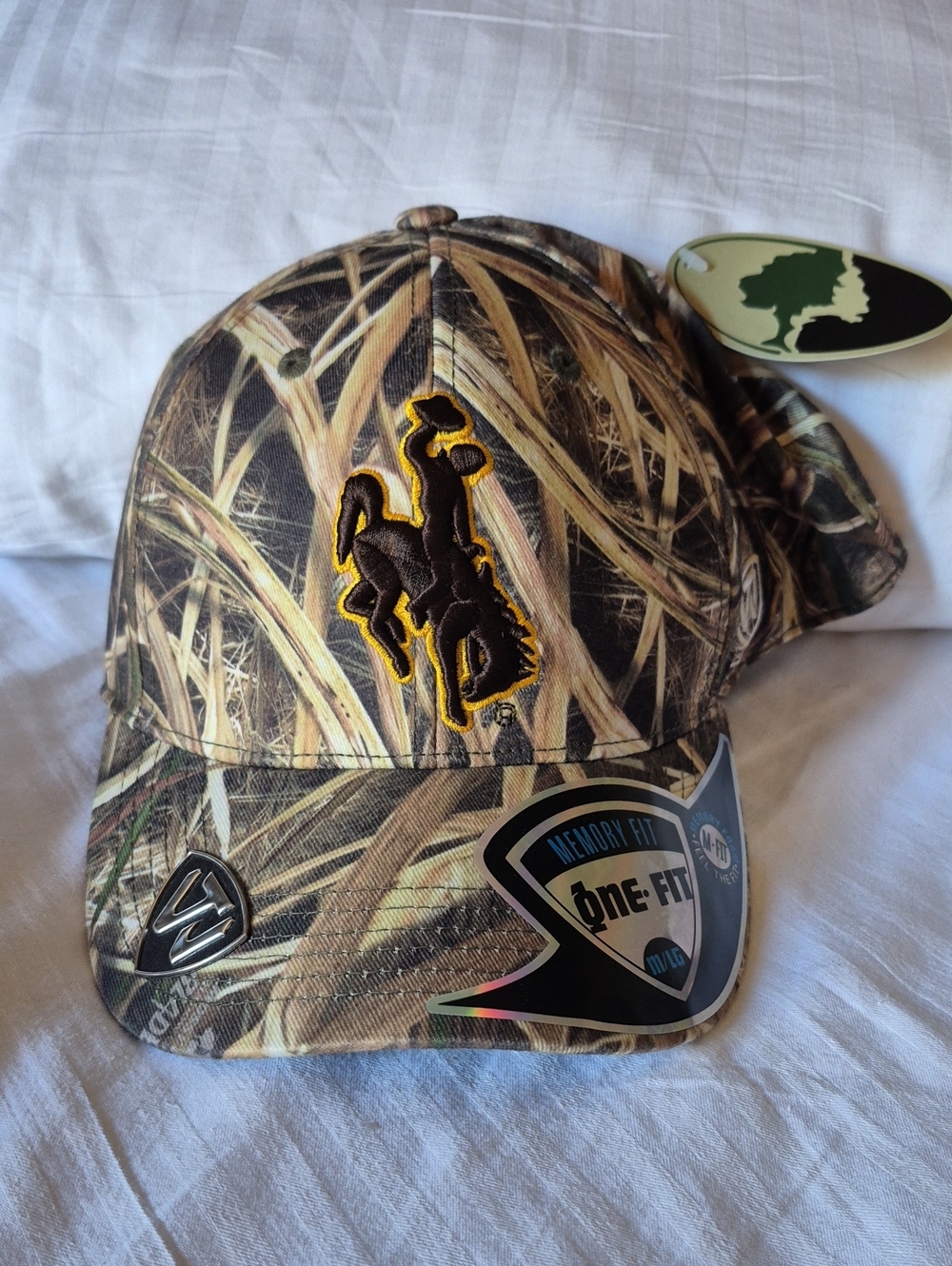 Top of the World Wyoming Cowboys M/L Stretchfit Hat - New